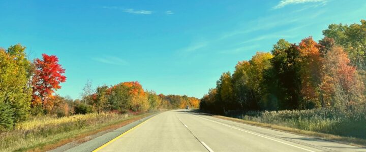 Autoroute 417 à l'automne.