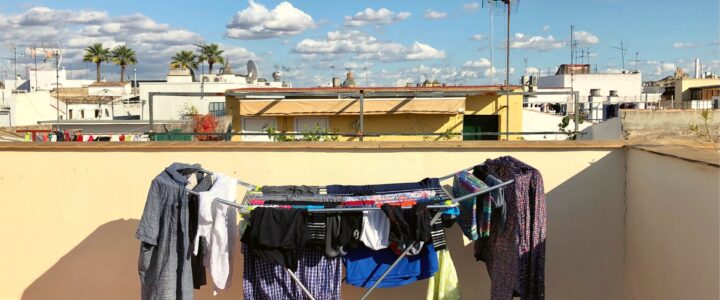 Linge à sécher au soleil à Séville